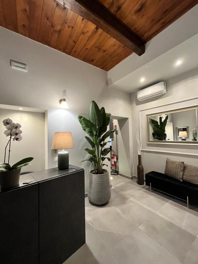 Soha Piazza Di Spagna Boutique Рим Екстер'єр фото