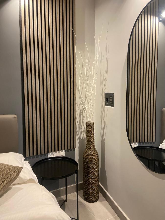 Soha Piazza Di Spagna Boutique Рим Екстер'єр фото
